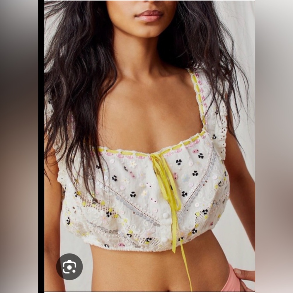 Free People Daisy Embellished crop top
B1